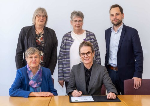 250925UnterschriftVertragmitStadt