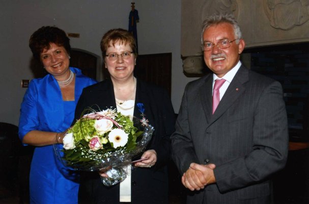 Foto der Verleihung des Kavalierskreuz der Republik Polen an Michaela Heuer