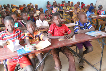 Kinder in der Schule von Koumaye
