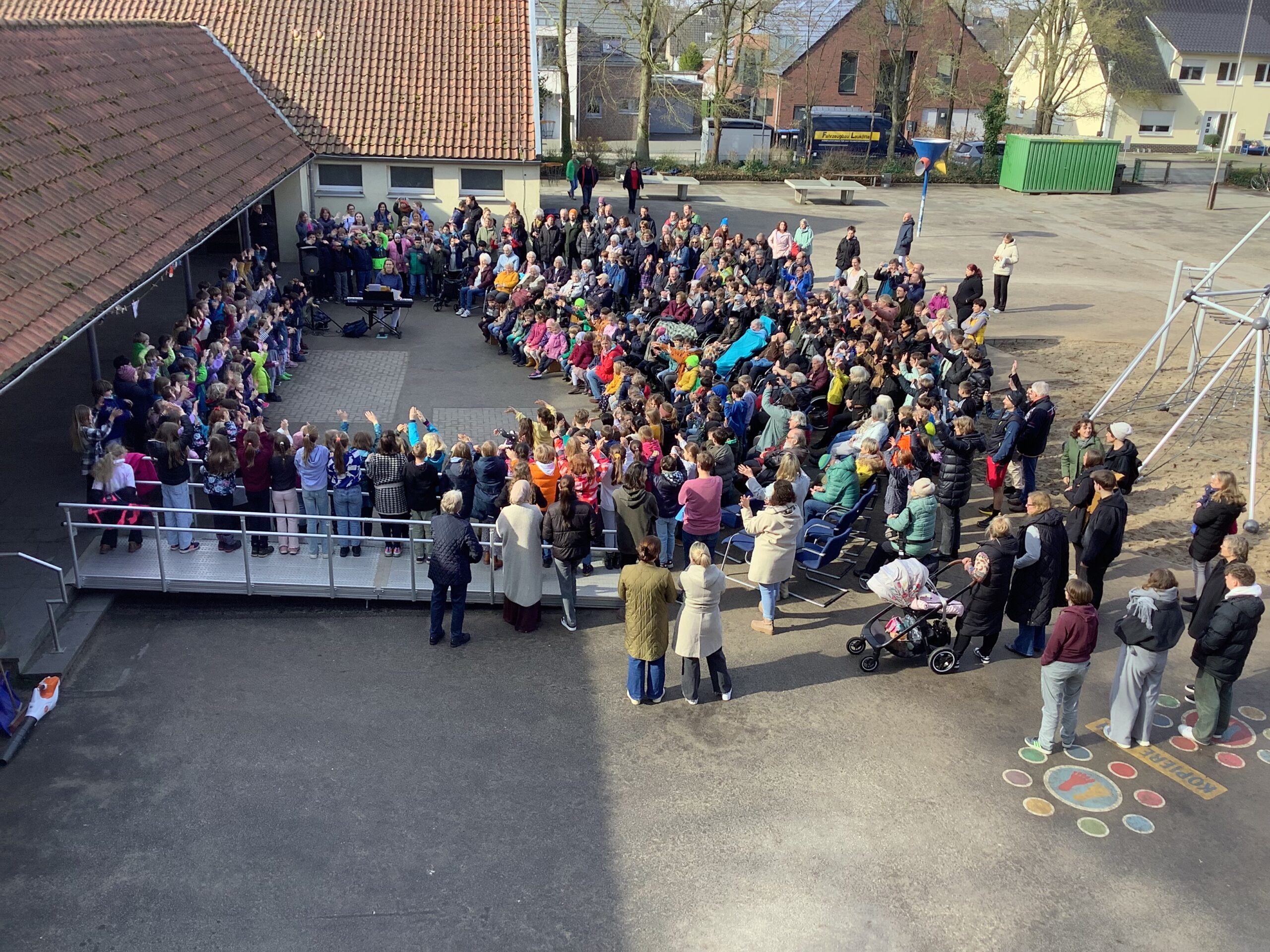 Frühlingssingen bei Sonnenschein