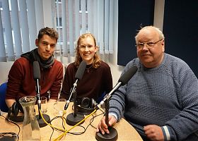 Steffen Lambrecht und Mali Grab mit Gotwin Elges bei einer ihrer gemeinsamen Sendungen von "Radio for Future" (Archivbild: Klaus Blödow)