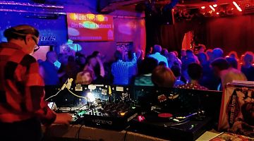 Impressionen von der Rock & Pop Ü60-Party Party "Faltenrock" am 24.10. in der Sputnikhalle am Hawerkamp. (Foto: Martin Schlathölter)