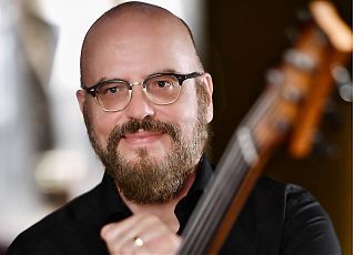 Jürgen Knautz, einer der beiden musikalischen Leiter bei der Open-Air-Aufführung von „The Black Rider“ im nächsten Sommer. (Foto: Volker Beushausen)