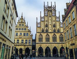Im historischen Rathaus von Münster treffen sich am 3. und 4. November die  Außenminister*innen der G7-Staaten, dann wird diese Fläche für Passanten gesperrt sein. (Foto: Thomas Hölscher /ALLES MÜNSTER)