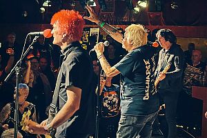 Die UK Subs bei ihrem Konzert am 14. Januar 2023 in der "Fabrik" Coesfeld (Foto: Stephan Günther)