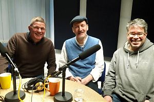 Uli Körner, Johnny Lipps und Roland Tauber, hier ausnahmsweise im Studio und nicht an den Plattentellern. (Foto: Ralf Clausen)