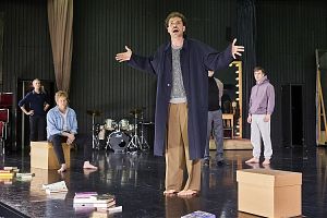 Aus der Produktion „Das Vermächtnis“ (Foto: Hans Jürgen Landes)