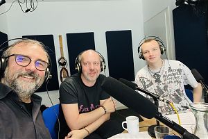 Von links: Bernd Drücke, Vladimir Slivyak und Alex Kempfle im Studio des medienforum münster. (Foto: Bernd Drücke)