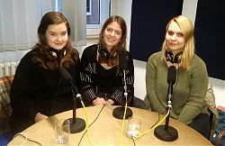 Moderatorin Marisa Uphoff und ihre Gäste Zarah Rietschel und Sara Schurmann (v. l.)