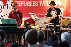 Das Duo "Kaum ein Vogel" auf dem Luftruinen-Festival
