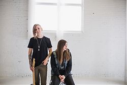 Das feministische Punkrock-Duo Mobina Galore