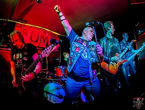 Die münsteraner True Metal Band FOMP live (Foto: jubelschuppen.de)