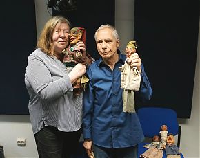 Renate Rave-Schneider mit Wilfried Plein vom  Charivari-Theater (Foto: Klaus Blödow)