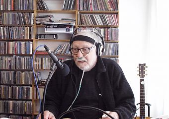 Moderator VMH in seinem Heimstudio (Foto: Klaus Blödow)