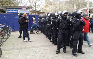 In den Uniformen sollten keine Rechtsextreme stecken. (Symbolbild: Jörg Siegert)